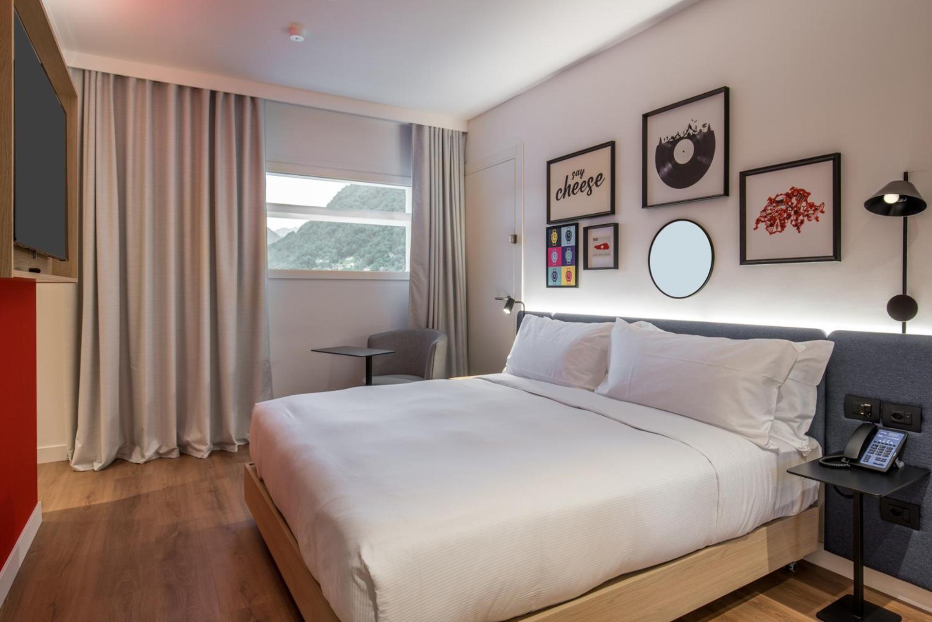 Hampton By Hilton Locarno Hotell Losone Exteriör bild