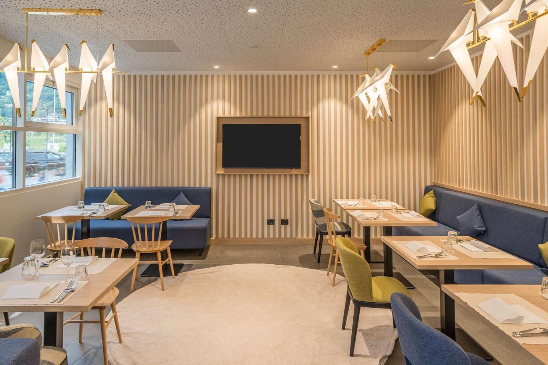 Hampton By Hilton Locarno Hotell Losone Exteriör bild