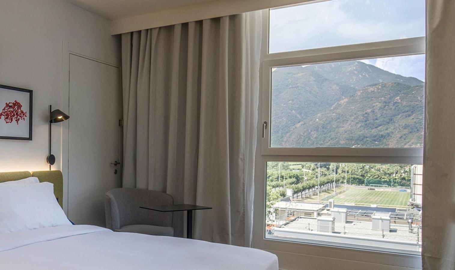 Hampton By Hilton Locarno Hotell Losone Exteriör bild