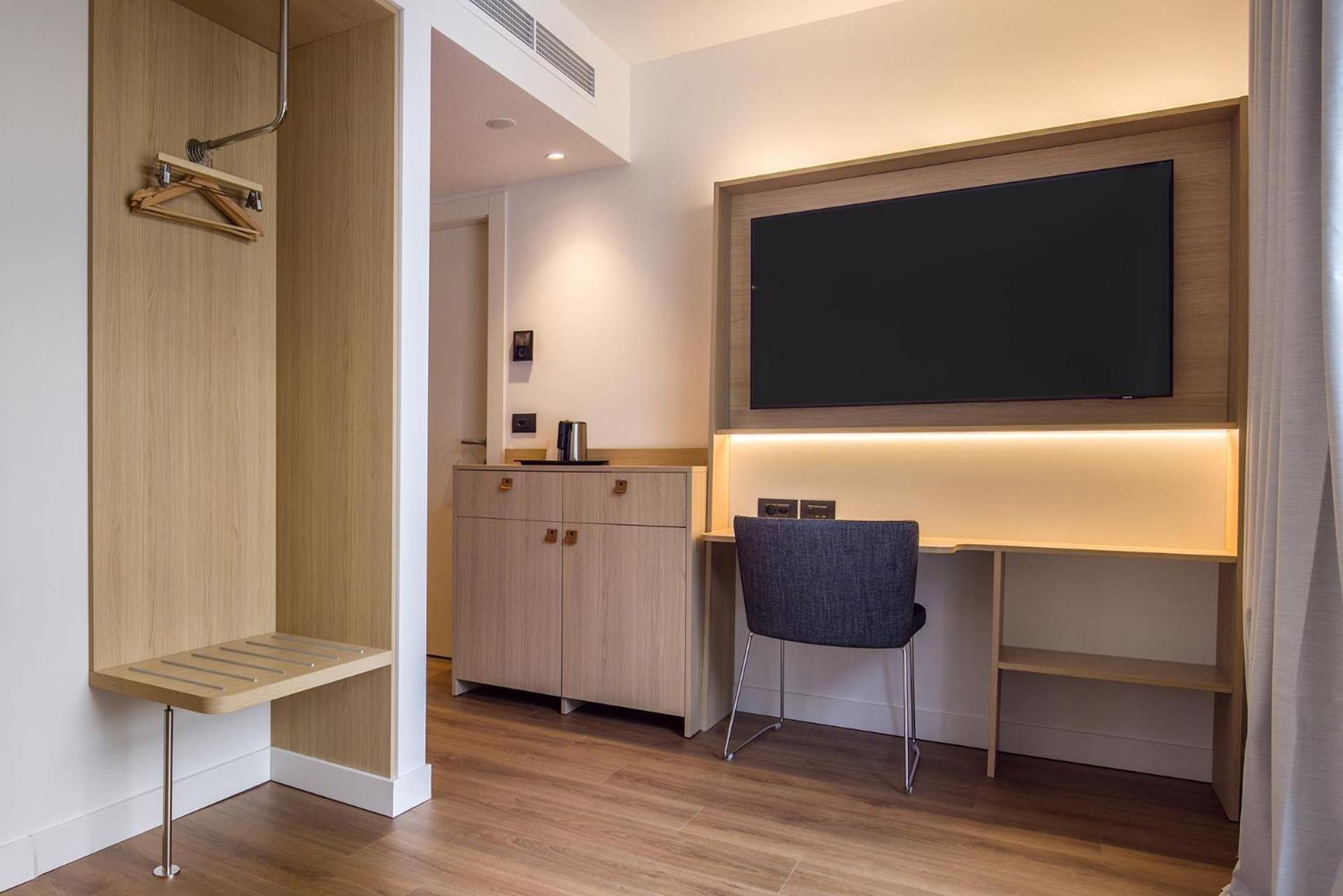 Hampton By Hilton Locarno Hotell Losone Exteriör bild